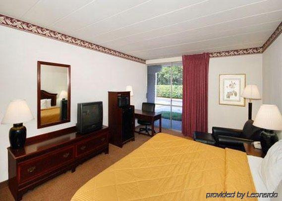 Quality Inn North Yellow Tavern Bilik gambar